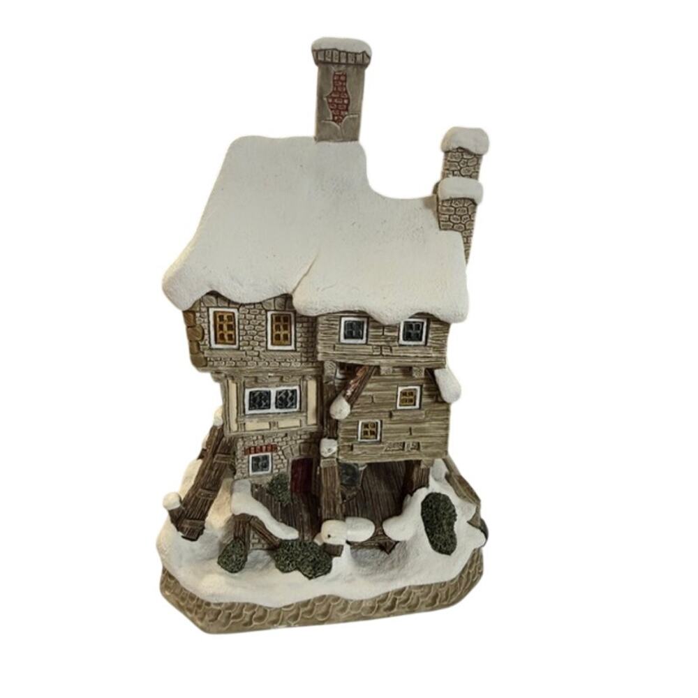 David Winter ~ 1998 Christmas Oliver Twist BILL AND NANCY's HOUSE